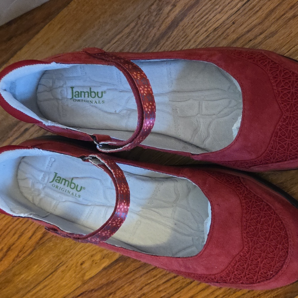 Jambu Eco-Friendly Adventure Footwear